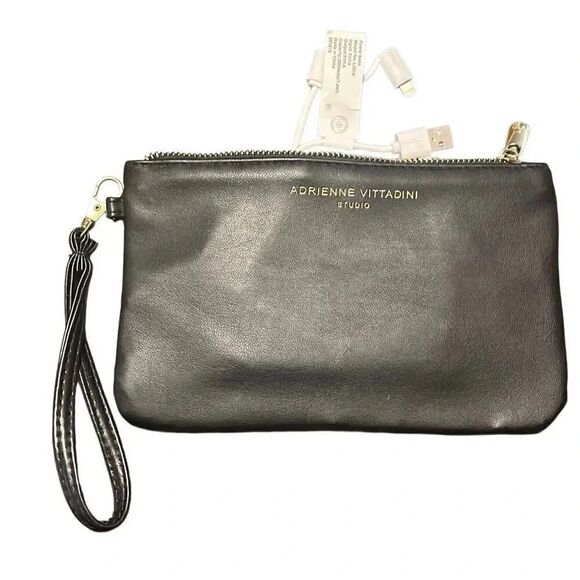Adrianne Vittadini charging wristlet. - Picture 1 of 3